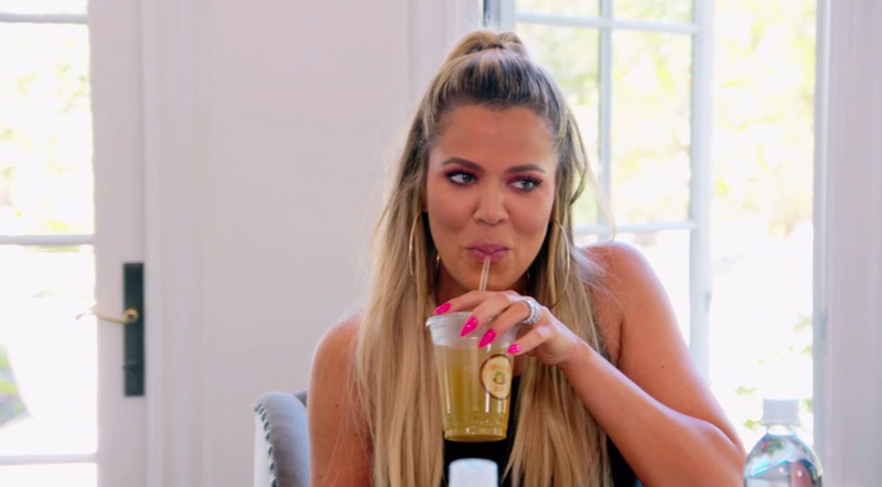 Illustration for article titled Rob Kardashian's Kiss-and-Make-Up With His Sisters Was More Than a Little Staged
